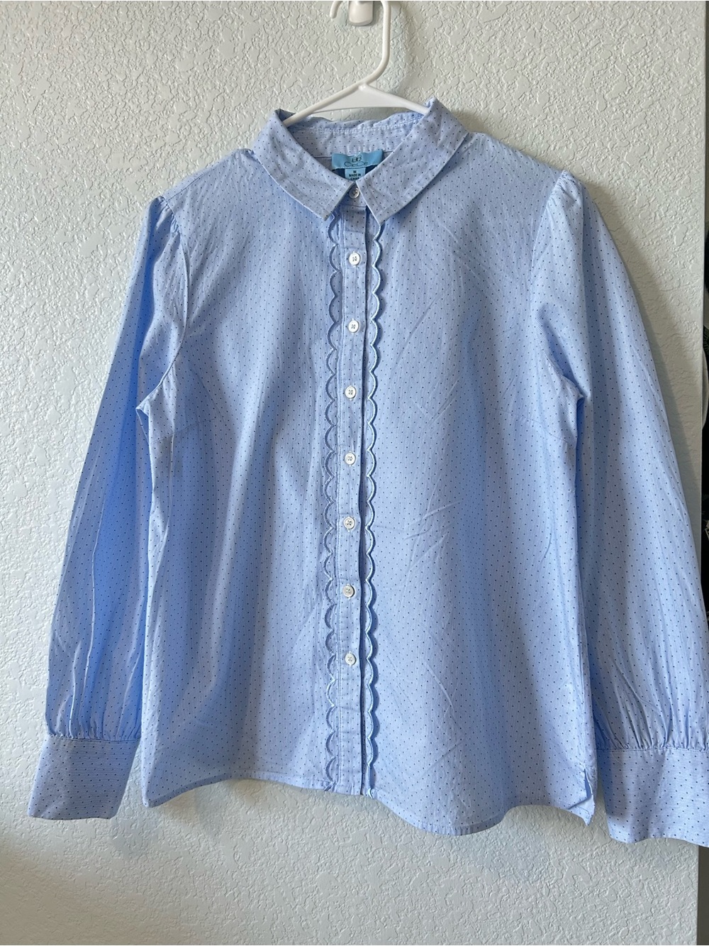 CeCe light Blue Polka Dot Scalloped Trim Button Down Blouse Size M